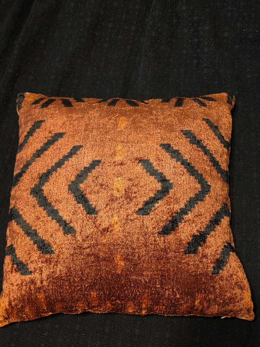 CB2 OXIDIO 23X23 TURKISH SILK PILLOW COVER